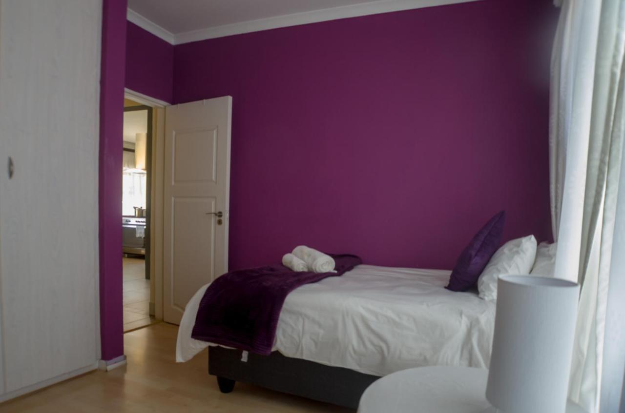 Seroloana Guest House Rustenburg Ngoại thất bức ảnh