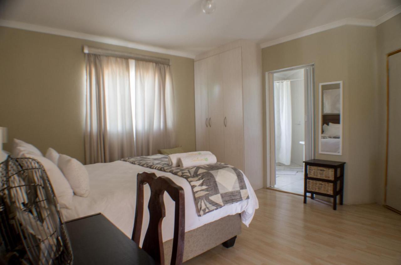 Seroloana Guest House Rustenburg Ngoại thất bức ảnh