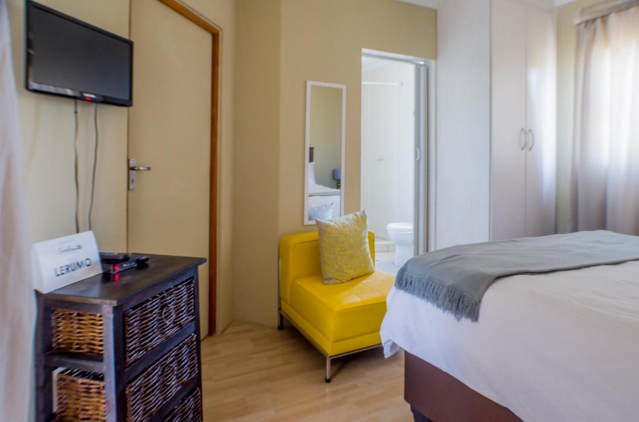 Seroloana Guest House Rustenburg Ngoại thất bức ảnh