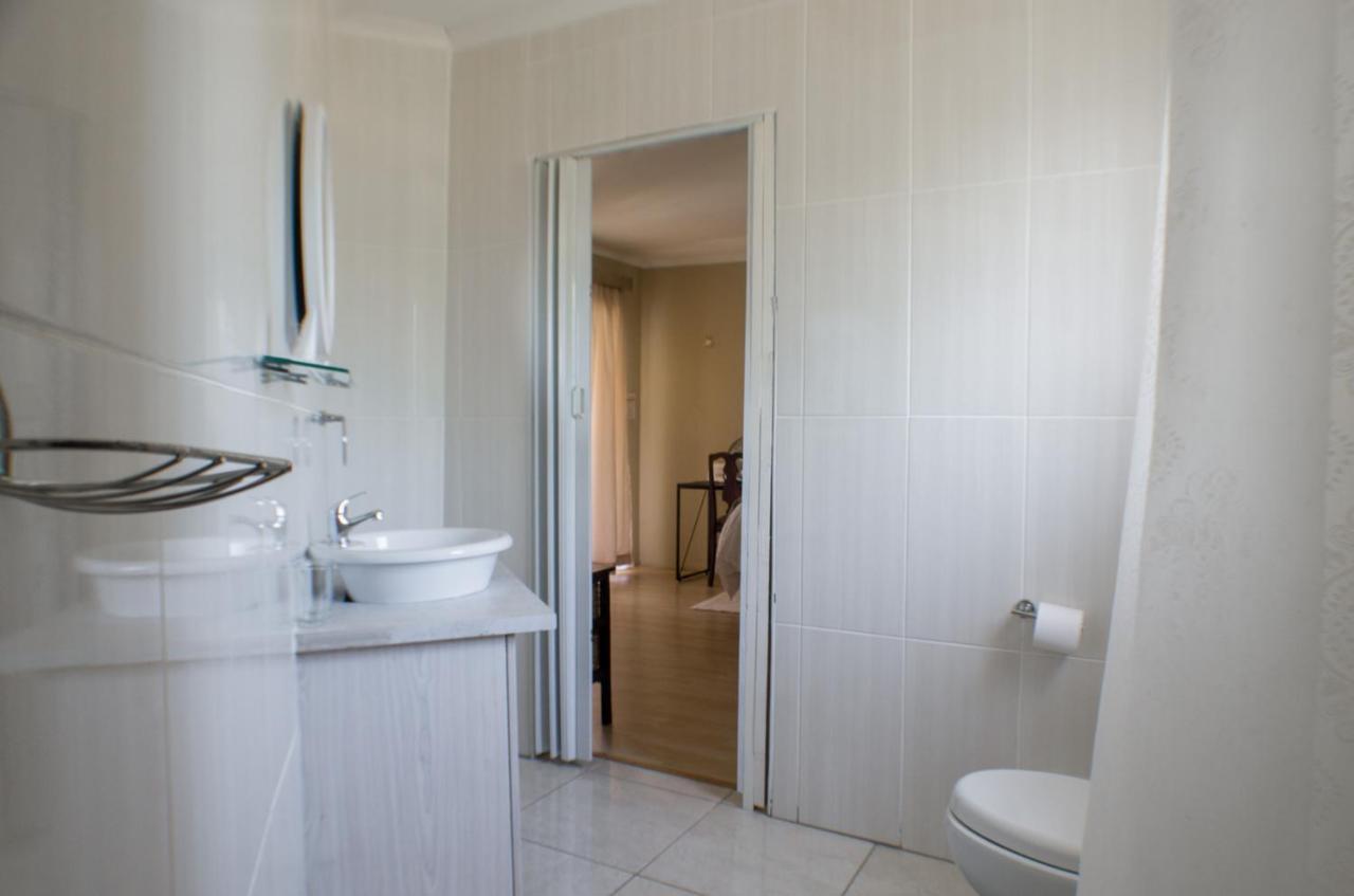 Seroloana Guest House Rustenburg Ngoại thất bức ảnh