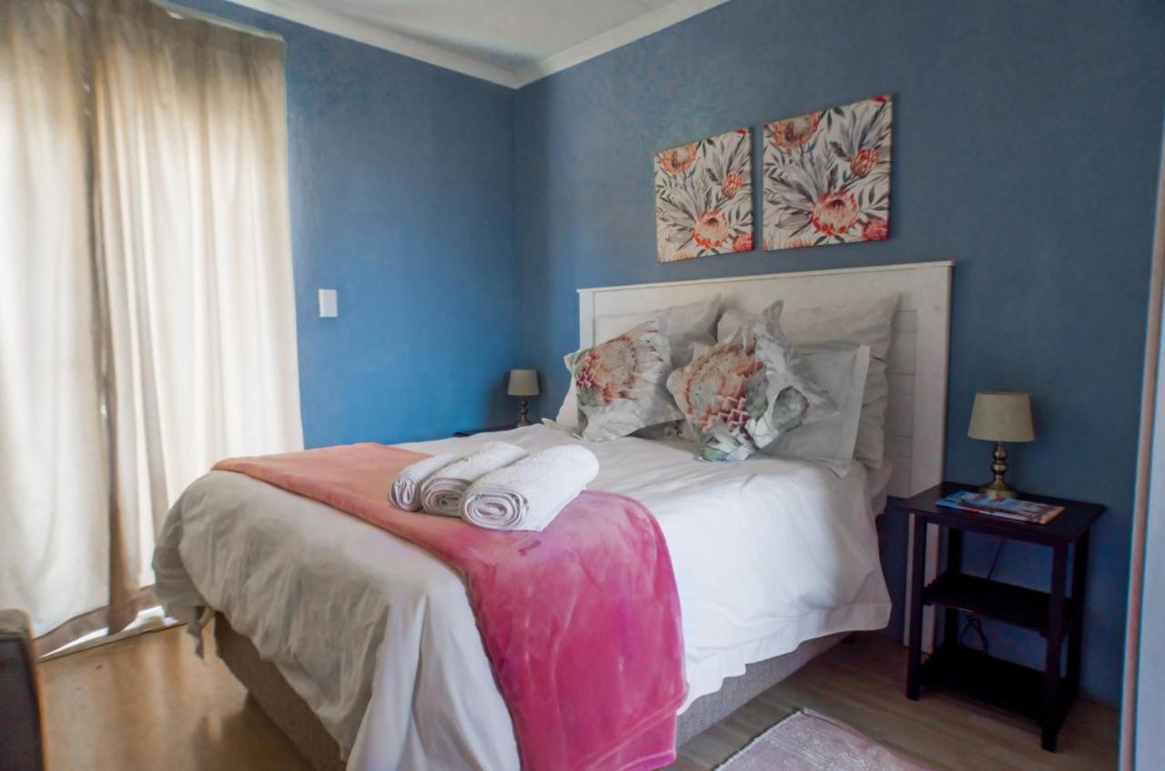 Seroloana Guest House Rustenburg Ngoại thất bức ảnh