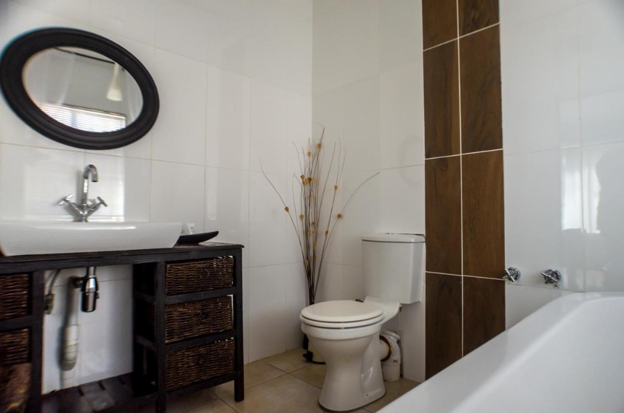 Seroloana Guest House Rustenburg Ngoại thất bức ảnh