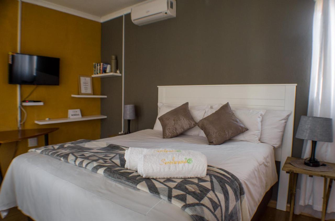 Seroloana Guest House Rustenburg Ngoại thất bức ảnh